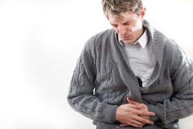douleur abdominale basse chez un homme atteint de prostatite